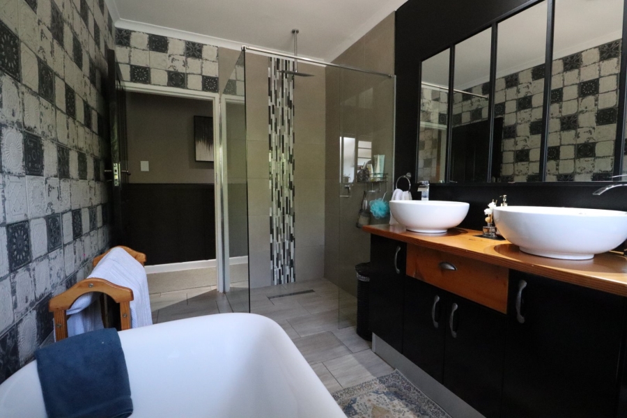 4 Bedroom Property for Sale in Sherwood Eastern Cape